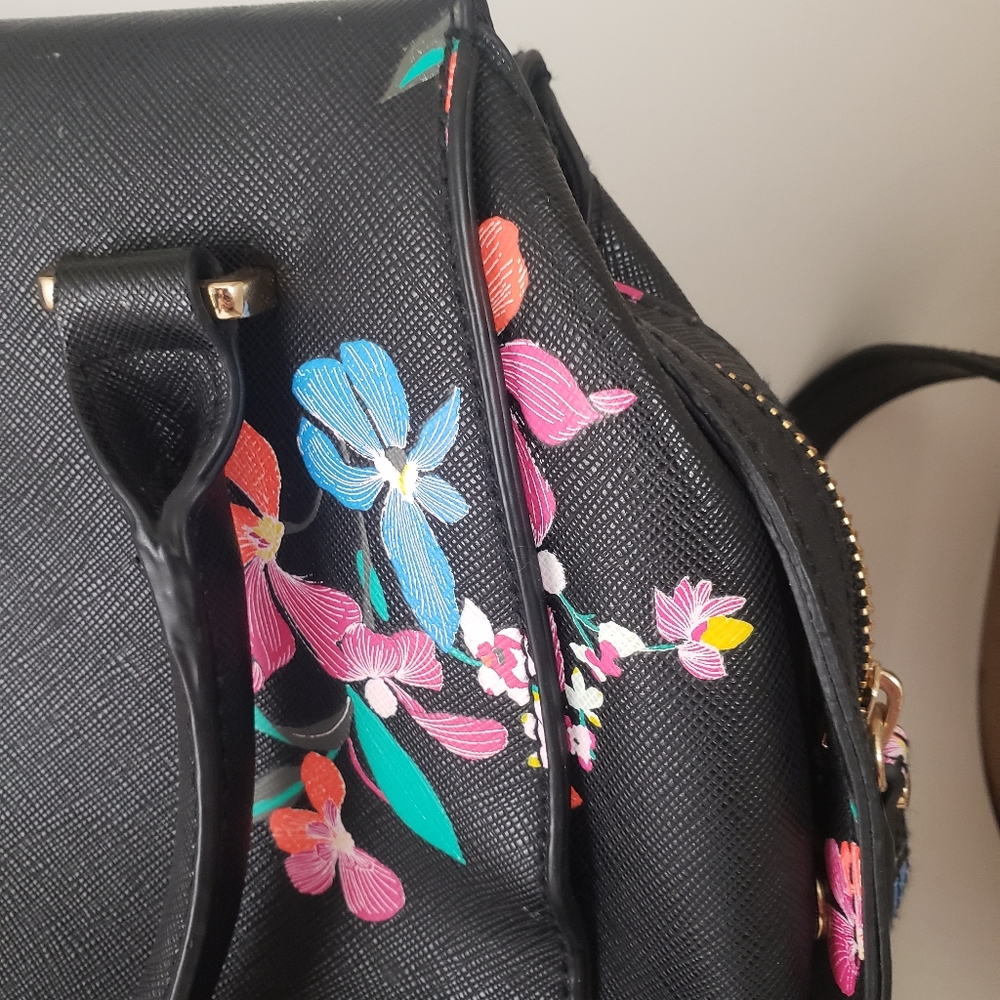A new day black floral purse - Picture 5 of 8
